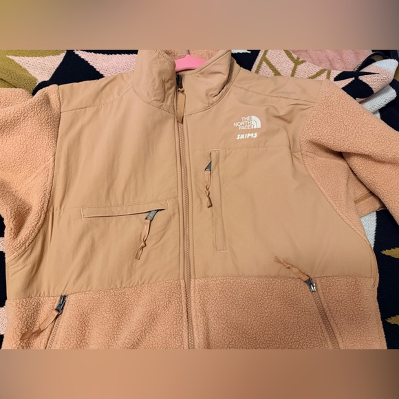 Skims x The North Face Jacket Ochre small - Picture 5 of 7